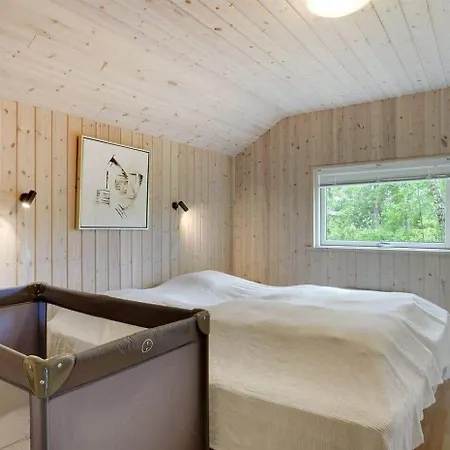 M324-vaeggerlose-baeverstien-10 * Bøtø By